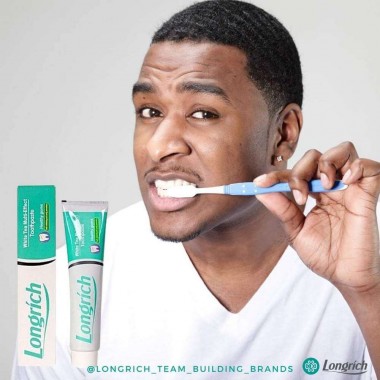 Longrich : Pâte dentifrice et brosse à dents