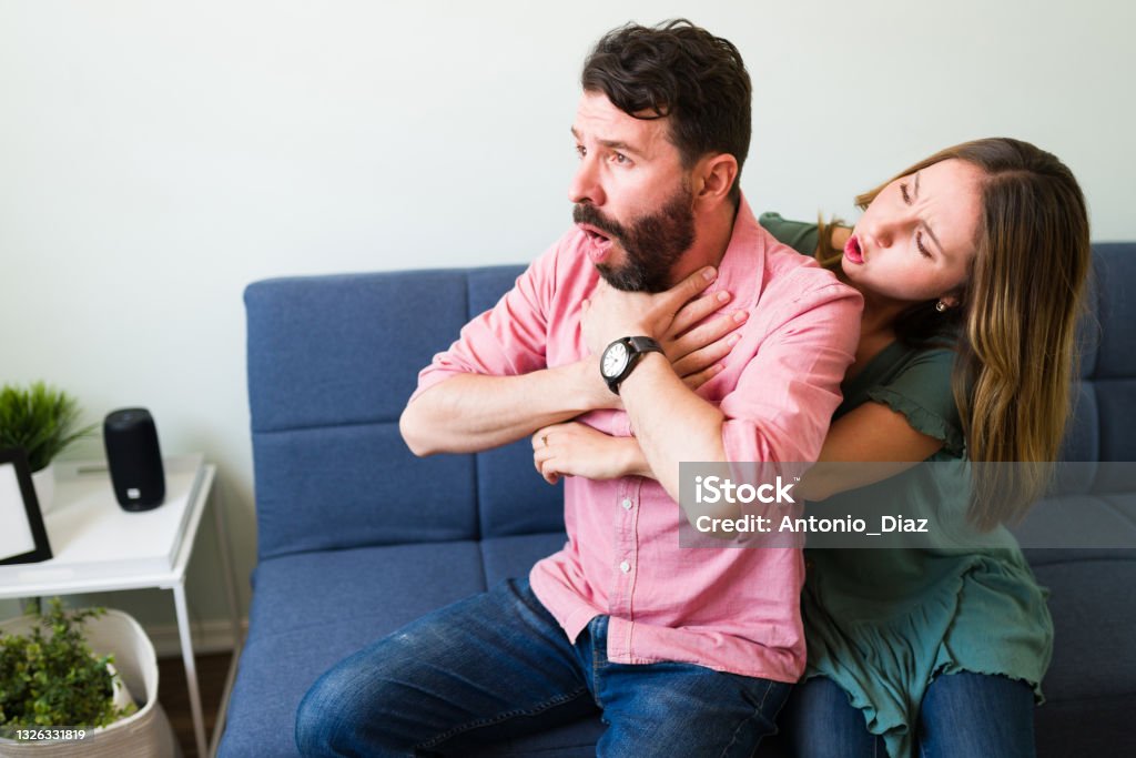 Vous avez avalé de travers : Appelez Heimlich !